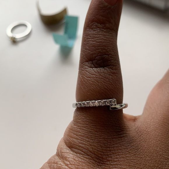 ❌Crossed Ring NWOT - Picture 6 of 6